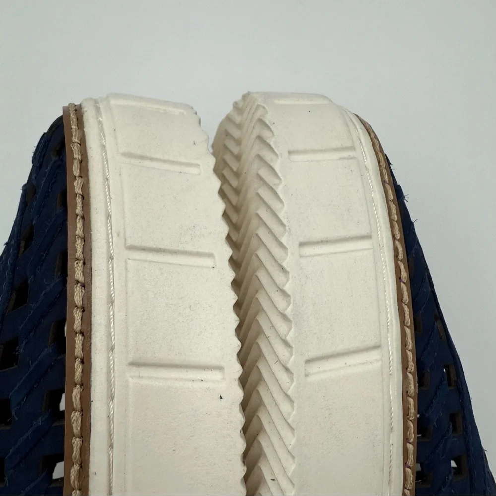 Vince Camuto Romeena Navy Blue Perforated Platform Slip-On Sneaker Size 9